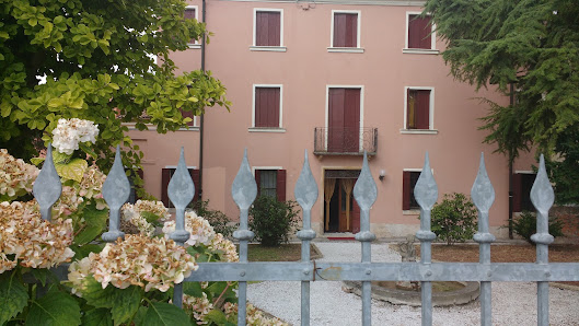 Villa Bettini - Bed and Breakfast Piazza Dante Alighieri, 231, 45020 Canda RO, Italia