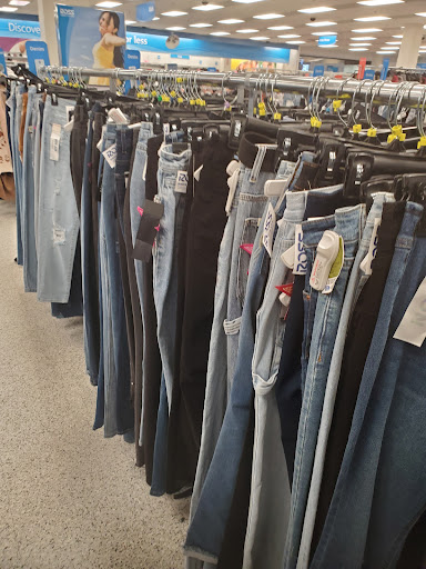 Clothing Store «Ross Dress for Less», reviews and photos, 5900 Sugarloaf Pkwy, Lawrenceville, GA 30043, USA