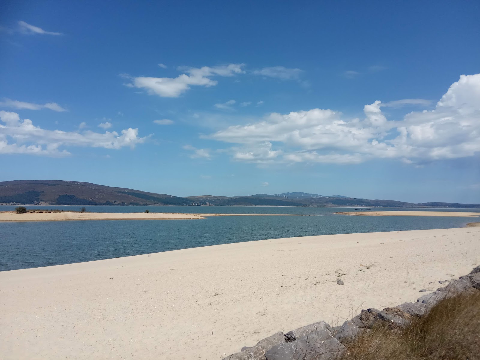 Foto von Playa de Arija mit beiger sand Oberfläche