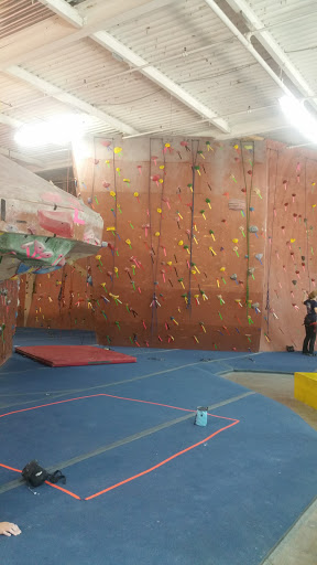 Rock Climbing Gym «Philadelphia Rock Gym - East Falls», reviews and photos, 3500 Scotts Ln B-3, Philadelphia, PA 19129, USA