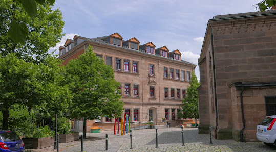Volksschule Kirchenplatz Kirchenpl. 5, 90762 Fürth, Deutschland