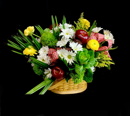 Florist «The Enchanted Florist», reviews and photos, 109 Public Sq, Lagrange, OH 44050, USA