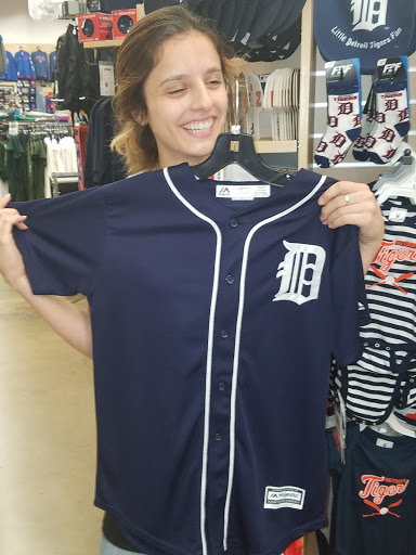 Sportswear Store «Rally House Shelby Charter Township», reviews and photos, 14257 Hall Rd, Shelby Charter Township, MI 48315, USA