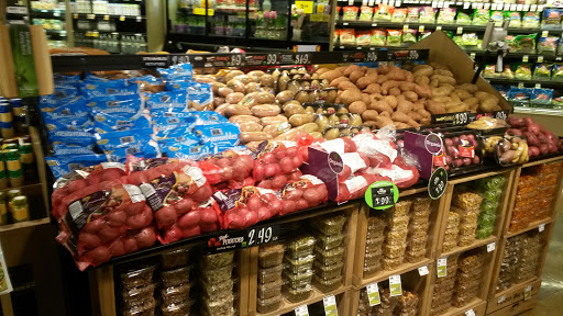 Grocery Store «Food Lion», reviews and photos, 511 E Baltimore St, Taneytown, MD 21787, USA