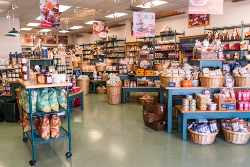 Gift Basket Store «Harry & David», reviews and photos, 8567 Factory Shops Blvd, Jeffersonville, OH 43128, USA