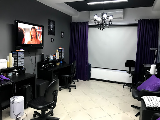 Logo da empresa - Lua Tattoo Studio