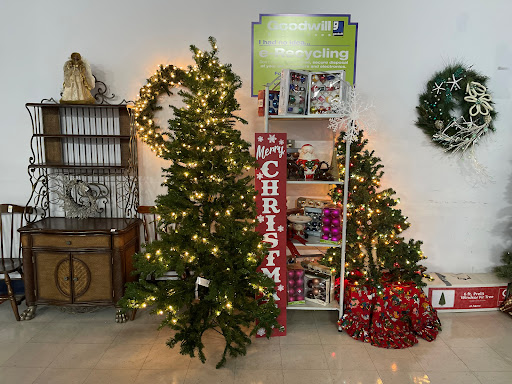 Thrift Store «Goodwill Midlothian Crossing Retail Store», reviews and photos