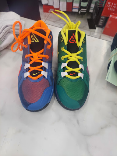 Shoe Store «Shoe Palace», reviews and photos, 2206 Business Cir, San Jose, CA 95128, USA