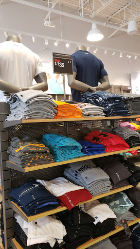 Clothing Store «Under Armour Factory House», reviews and photos, 11 N Michigan Ave #430, Atlantic City, NJ 08401, USA