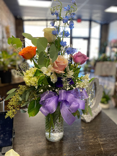 Florist «The Rosebud Flowers», reviews and photos, 501 Main St, Beech Grove, IN 46107, USA