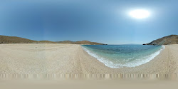 Photo de Livadi beach zone sauvage