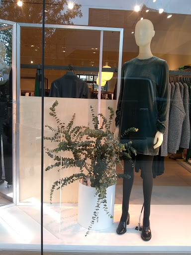 Clothing Store «COS», reviews and photos, 3035 Peachtree Rd NE, Atlanta, GA 30305, USA