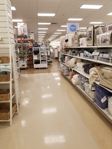 Department Store «Marshalls & HomeGoods», reviews and photos, 4950 Hadley Center Dr, South Plainfield, NJ 07080, USA