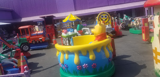 Shopping Mall «Los Amigos Mall», reviews and photos, 307 E Jefferson Blvd, Los Angeles, CA 90011, USA