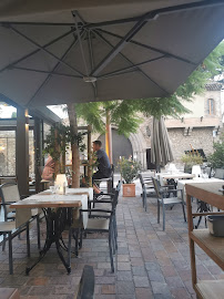 Atmosphère du Restaurant français Restaurant Les Bartavelles - La Napoule à Mandelieu-la-Napoule - n°11