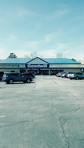 Thrift Store «Goodwill Windsor Woods Retail Store», reviews and photos, 229 S Rosemont Rd, Virginia Beach, VA 23452, USA