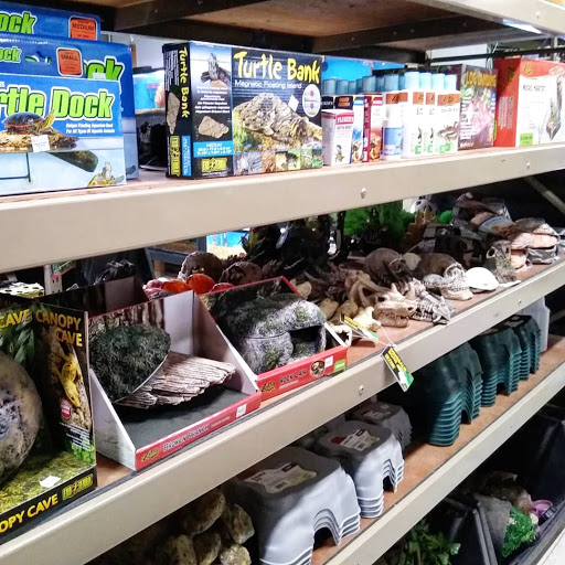 Pet Store «Gills And Thrills Pet Shop», reviews and photos, 204 E 8th St, Lockport, IL 60441, USA