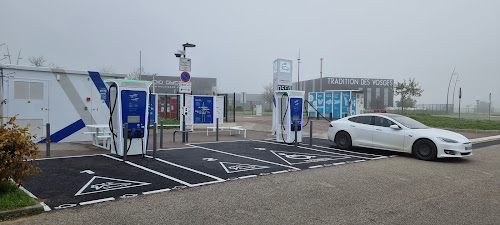 Borne de recharge de véhicules électriques Station IRVE KALLISTA BDR Douains