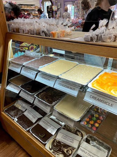 Candy Store «Wayside Country Store», reviews and photos, 1015 Boston Post Rd E #1, Marlborough, MA 01752, USA