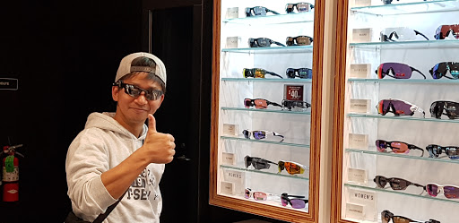Sunglasses Store «Oakley Store», reviews and photos, 654 Spectrum Center Dr, Irvine, CA 92618, USA