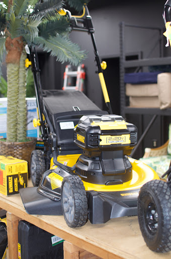 Home Goods Store «Yard Sale USA», reviews and photos, 562 Nissan Dr, Smyrna, TN 37167, USA