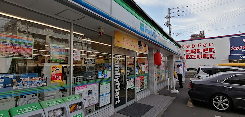 ファミリーマート 福岡高宮通り店
