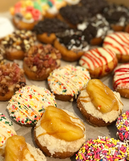 Donut Shop «Peace, Love & Little Donuts of Hudson», reviews and photos, 51 S Main St #4, Hudson, OH 44236, USA