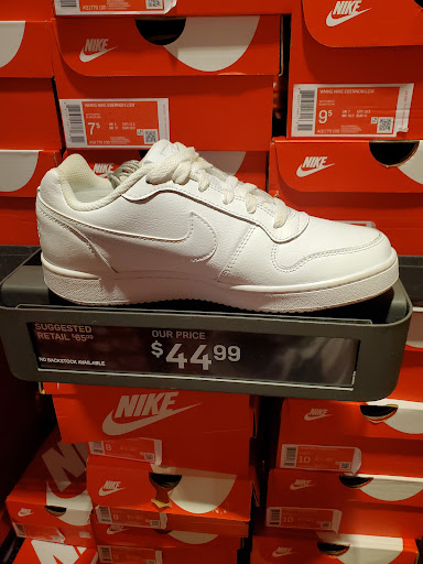 Clothing Store «Nike Factory Store», reviews and photos, 917 Lighthouse Pl, Michigan City, IN 46360, USA