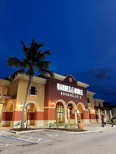 Book Store «Barnes & Noble», reviews and photos, 23130 Fashion Dr, Estero, FL 33928, USA