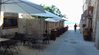 Atmosphère du Restaurant Café Des Vestiges à Bonifacio - n°4