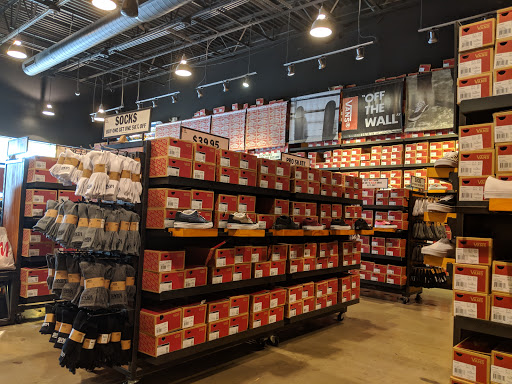 Outlet Store «Vans», reviews and photos, 4015 S Interstate Hwy 35, San Marcos, TX 78666, USA