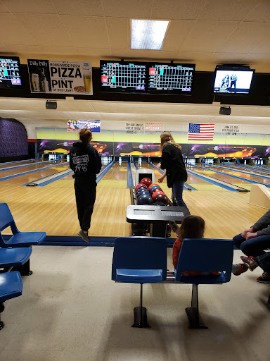 Bowling Alley «Parkway Bowling Lanes», reviews and photos, 509 N Park Ave, Fond du Lac, WI 54935, USA