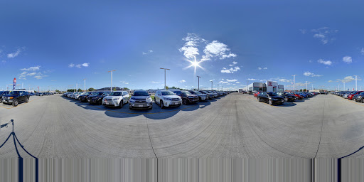 Toyota Dealer «Sam Leman Toyota Bloomington», reviews and photos, 1502 Morrissey Dr, Bloomington, IL 61701, USA