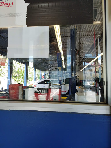 Auto Parts Store «Pep Boys Auto Parts & Service», reviews and photos, 2220 W International Speedway Blvd, Daytona Beach, FL 32114, USA