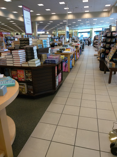 Book Store «Barnes & Noble», reviews and photos, 801 Lehigh Lifestyle Center, Whitehall, PA 18052, USA