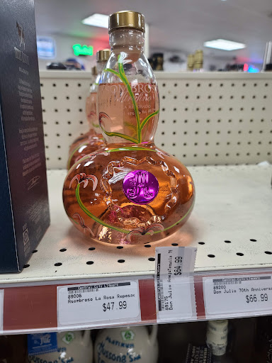 Liquor Store «Central City Liquors», reviews and photos, 1460 2nd Ave, Des Moines, IA 50314, USA