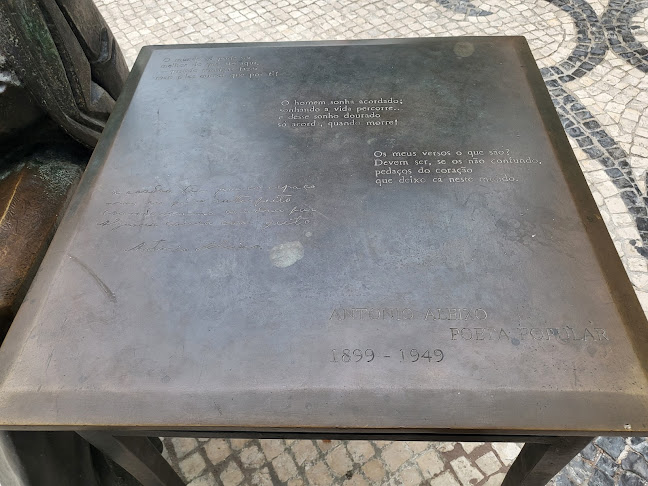Avaliações doEstátua de António Aleixo em Loulé - Agência de viagens