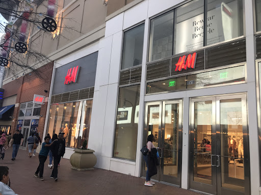 Clothing Store «H&M», reviews and photos, 8518 Fenton St, Silver Spring, MD 20910, USA