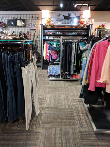 Boutique «Blue, a Goodwill Boutique - Tacoma», reviews and photos, 2520 N Proctor St, Tacoma, WA 98406, USA