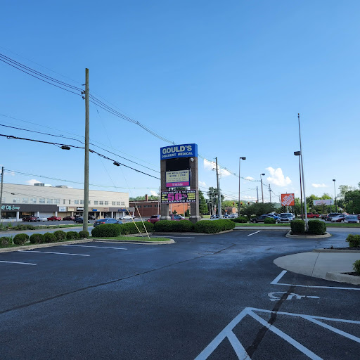 Cell Phone Store «T-Mobile», reviews and photos, 6800 Dixie Hwy, Louisville, KY 40258, USA