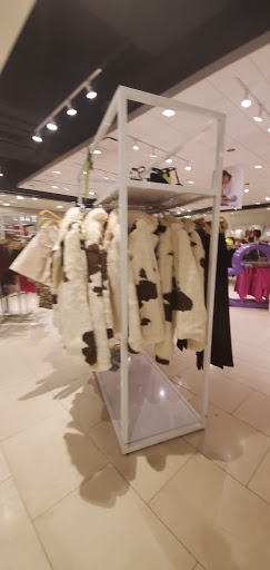 Clothing Store «Forever 21», reviews and photos, 651 Kapkowski Rd, Elizabeth, NJ 07201, USA