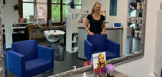 Rezensionen über Coiffeur AQUA in Reinach - Friseursalon