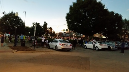 Vegetarian Restaurant «Longbranch Cafe and Bakery», reviews and photos, 100 E Jackson St, Carbondale, IL 62901, USA