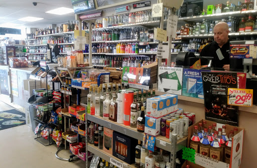 Liquor Store «Northside Drive Liquor Store», reviews and photos, 1341 Northside Dr NW, Atlanta, GA 30318, USA