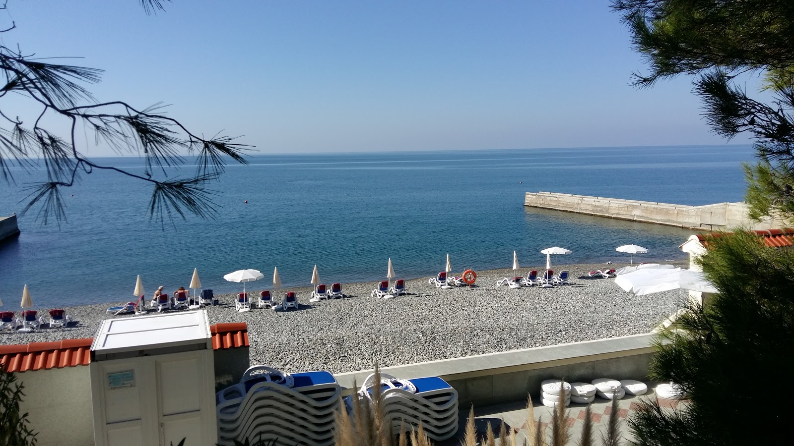 Albatros beach'in fotoğrafı turkuaz saf su yüzey ile