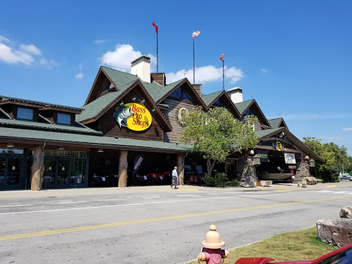 Sporting Goods Store «Bass Pro Shops», reviews and photos, 323 Opry Mills Dr, Nashville, TN 37214, USA