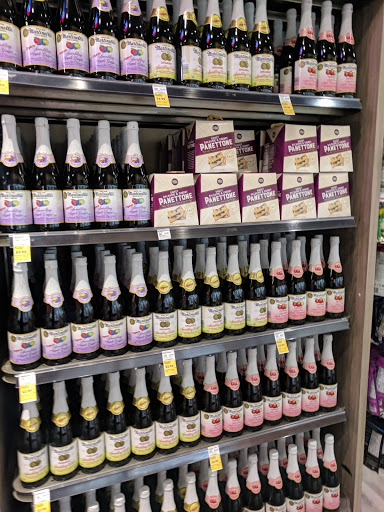 Grocery Store «Whole Foods Market», reviews and photos, 415 Newport Center Dr, Newport Beach, CA 92660, USA