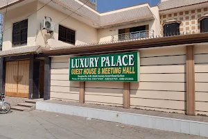 Luxury Palace Guest House Sukkur image