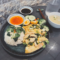 Soupe du Restaurant vietnamien Haïnan chicken rice à Paris - n°3