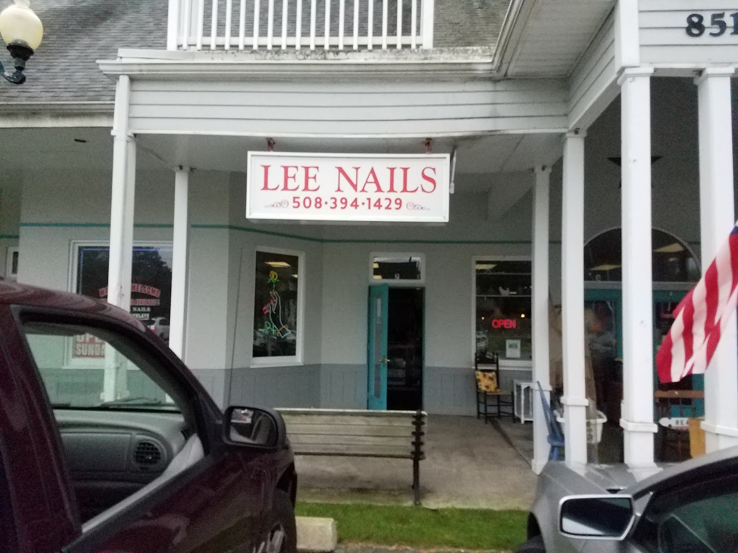 Lee Nails